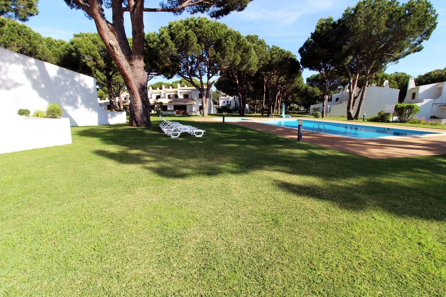 Vilamouratenis 'Blue' By Sapvillas Holiday home